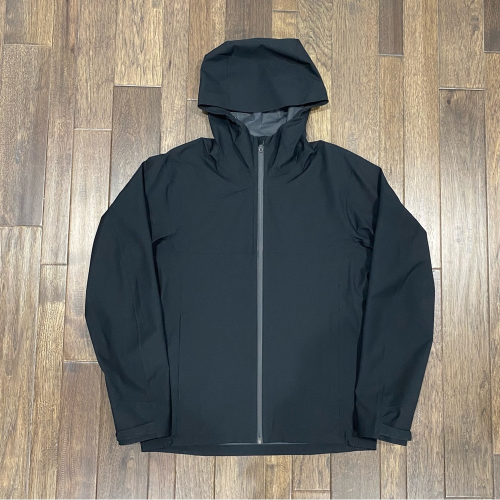 UNIQLO RAIN JACKET MENS SIZE SMALL BLACK